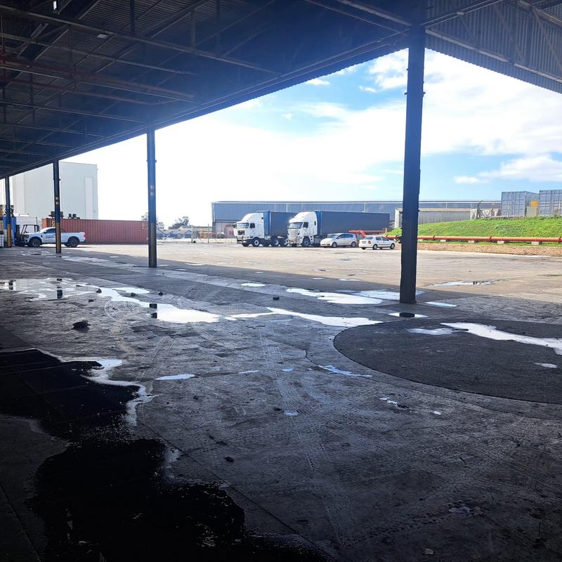 To Let Commercial Property for Rent in Sidwell Eastern Cape